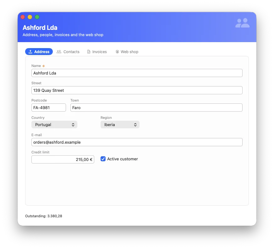 A customer sheet: address, country and market region, credit limit, and a running total underneath